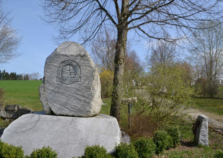 Bild Kulturverein Erlebniswelt Granit Neuhaus-Plöcking Begrüßungsstein Erlebniswelt Granit Neuhaus Plöcking